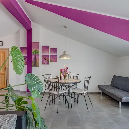 Daire Deepwater Slatine