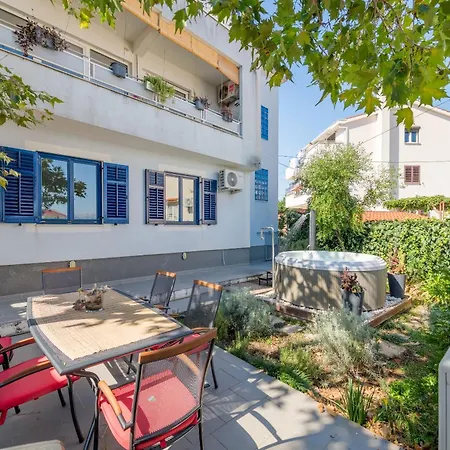Deepwater Apartment